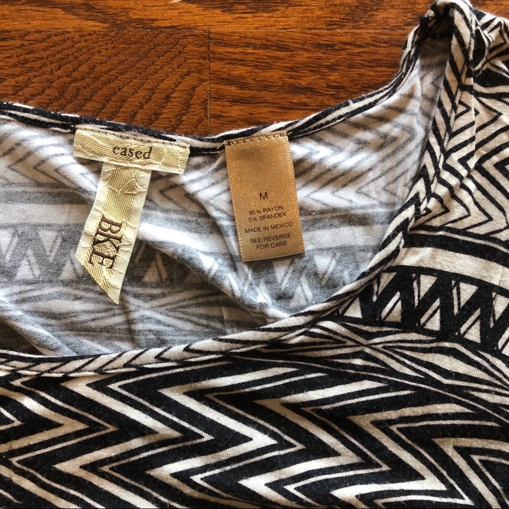 BKE Tribal Print Top - Picture 2 of 3